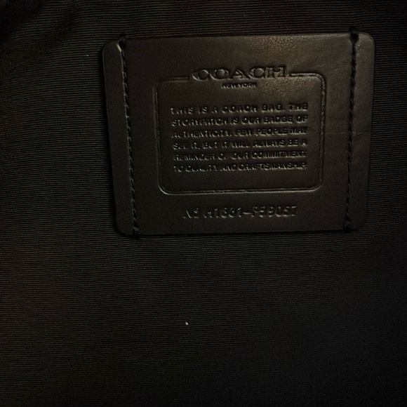 Coach Metropolitan Black Slim Briefcase Handbag
Saffiano Leather EUC - Picture 7 of 13